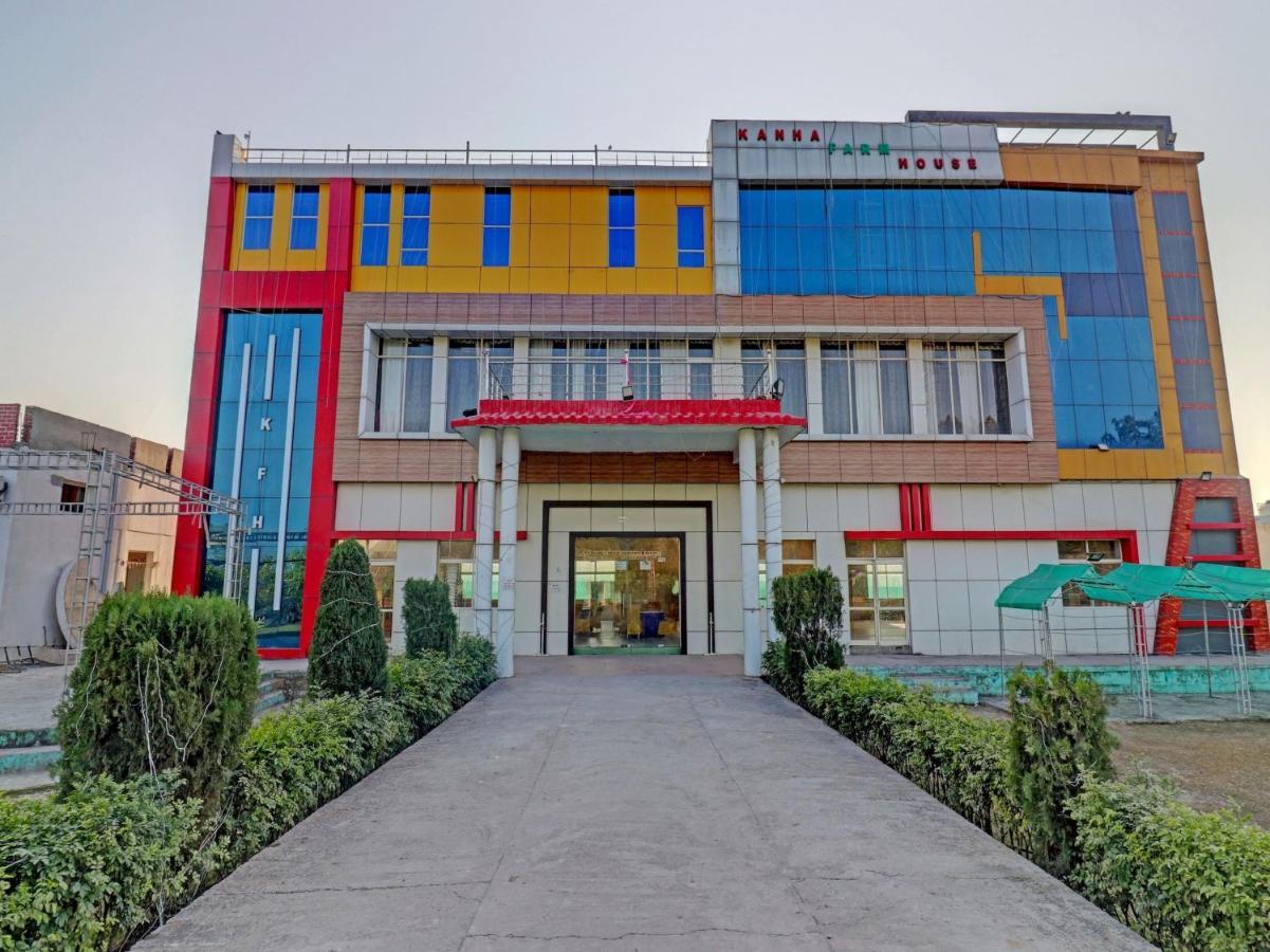 Capital O Kanha Resort Sikandra Rao Ngoại thất bức ảnh
