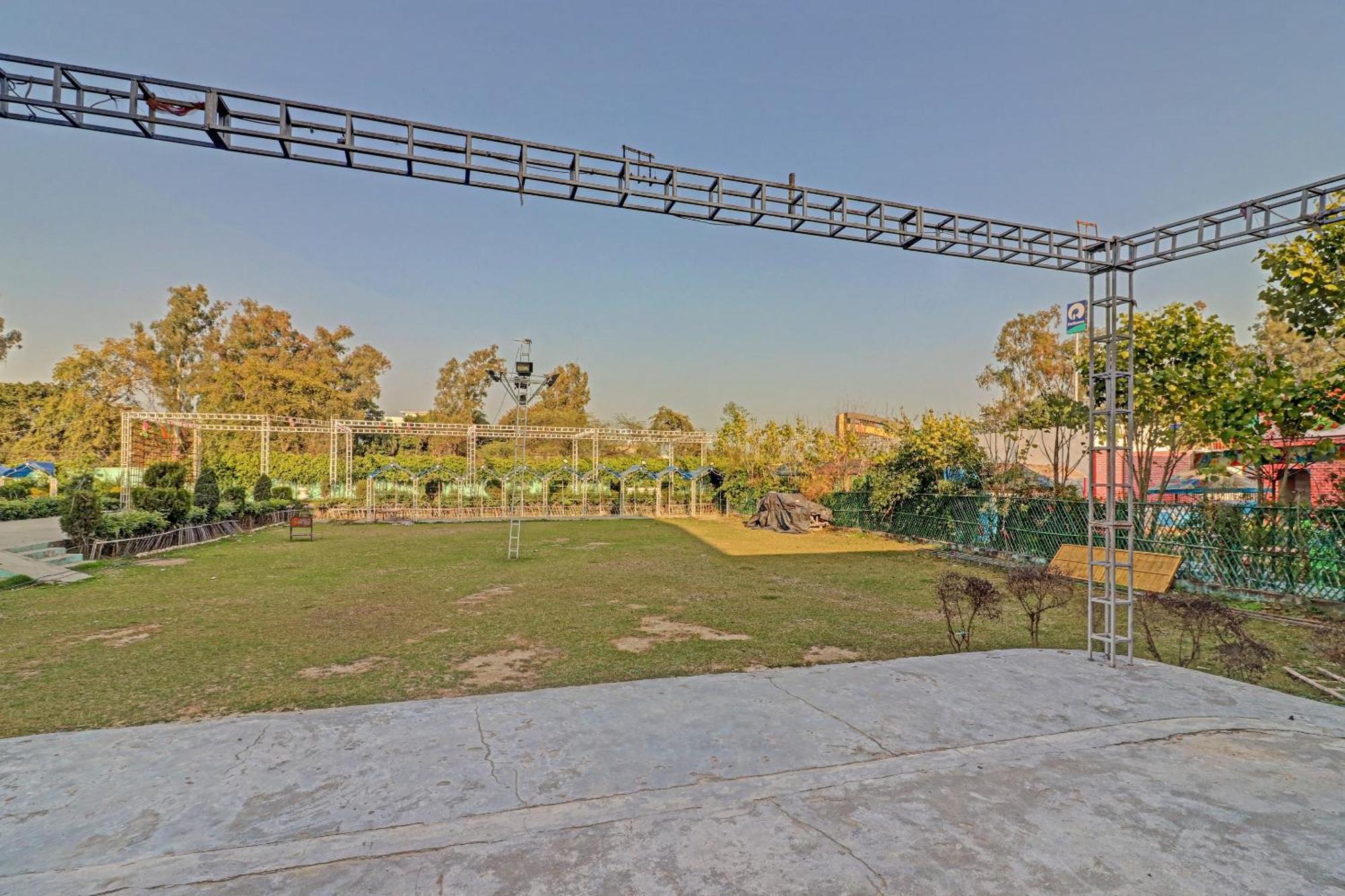 Capital O Kanha Resort Sikandra Rao Ngoại thất bức ảnh